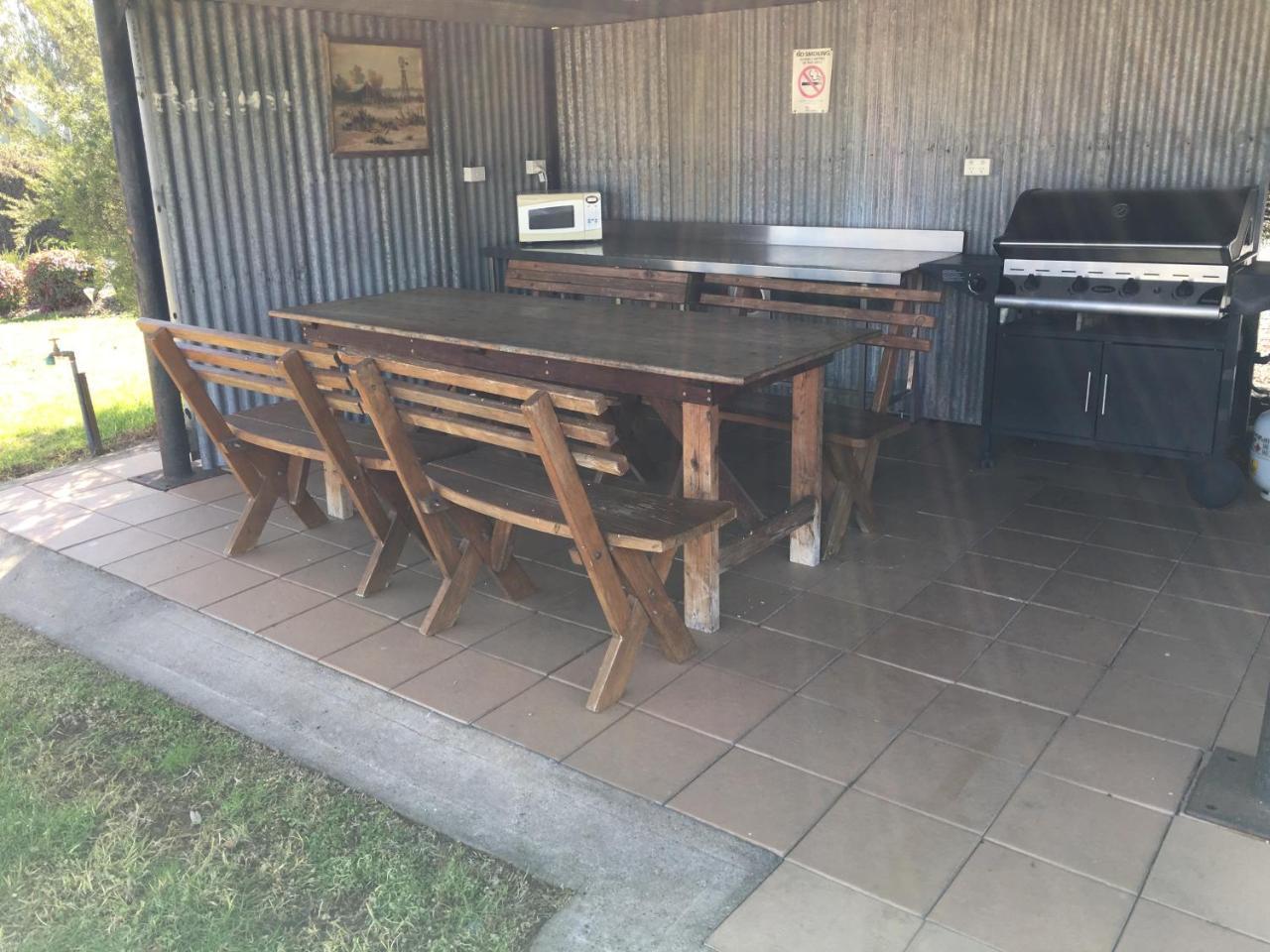Tuckerbox Motor Inn Гандагай Екстериор снимка